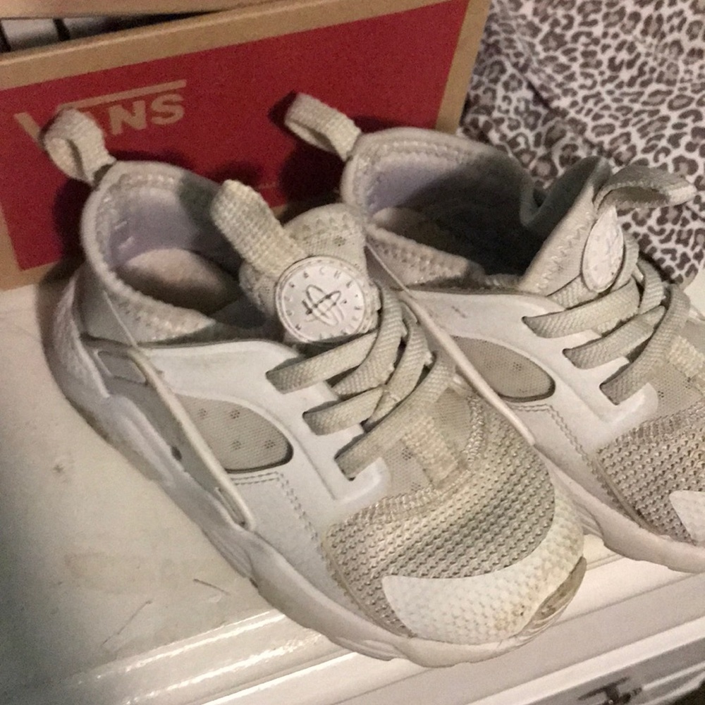 Nike Huraches kids size 8c